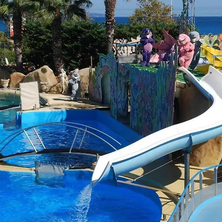 Coquet A Avec Piscine Partagee / 40 M² 아파트