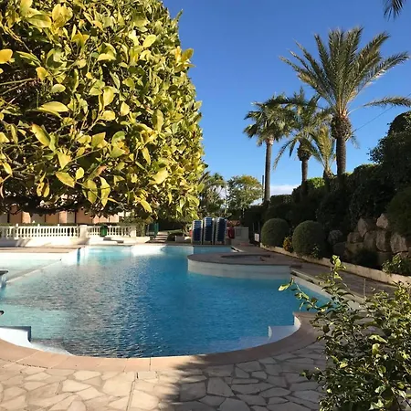 Coquet A Avec Piscine Partagee / 40 M² 칸느