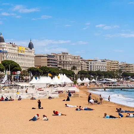 Coquet à Avec Piscine Partagée / 40 M² Appartamento Cannes