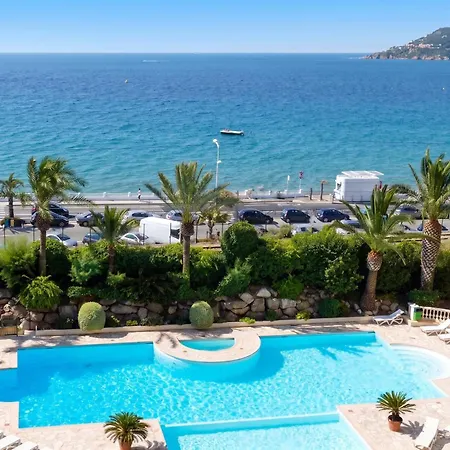 Lägenhet Coquet A Avec Piscine Partagee / 40 M²