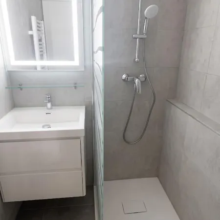 Lägenhet Coquet A Avec Piscine Partagee / 40 M² Cannes