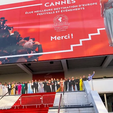 Lägenhet Coquet A Avec Piscine Partagee / 40 M² Cannes